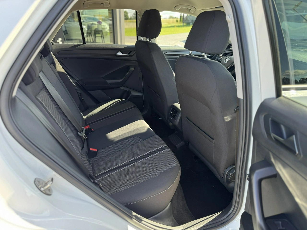 Volkswagen T-Roc - Zdjęcie 21