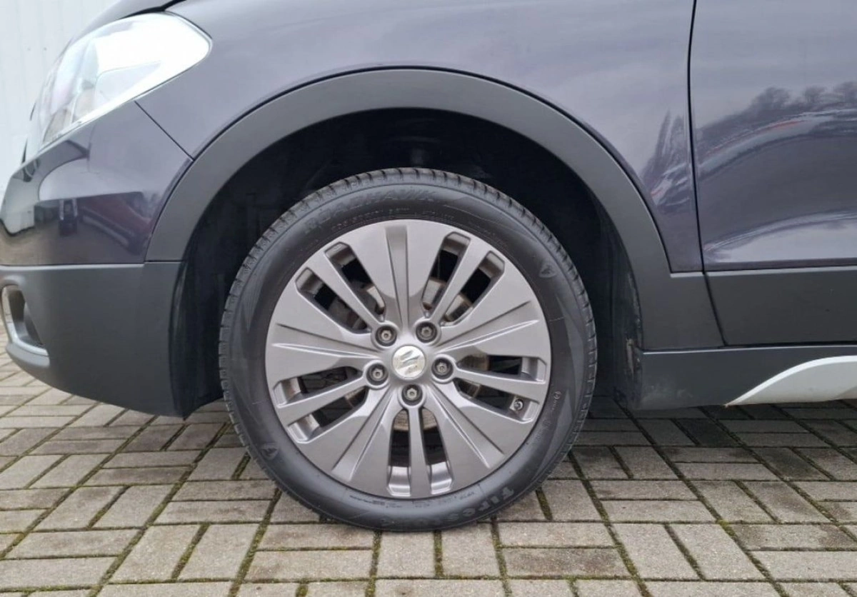 Suzuki SX4 S-Cross - Zdjęcie 13