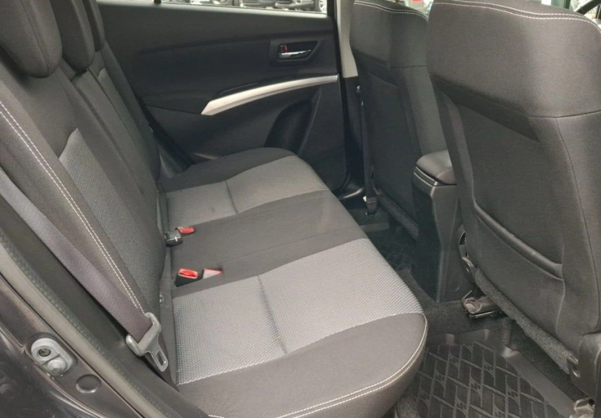 Suzuki SX4 S-Cross - Zdjęcie 19