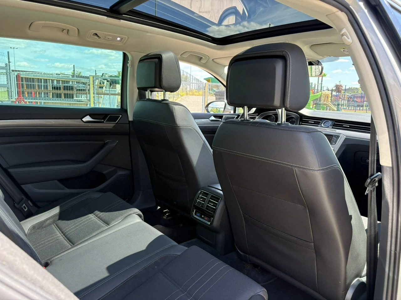 Volkswagen Passat Alltrack - Zdjęcie 14