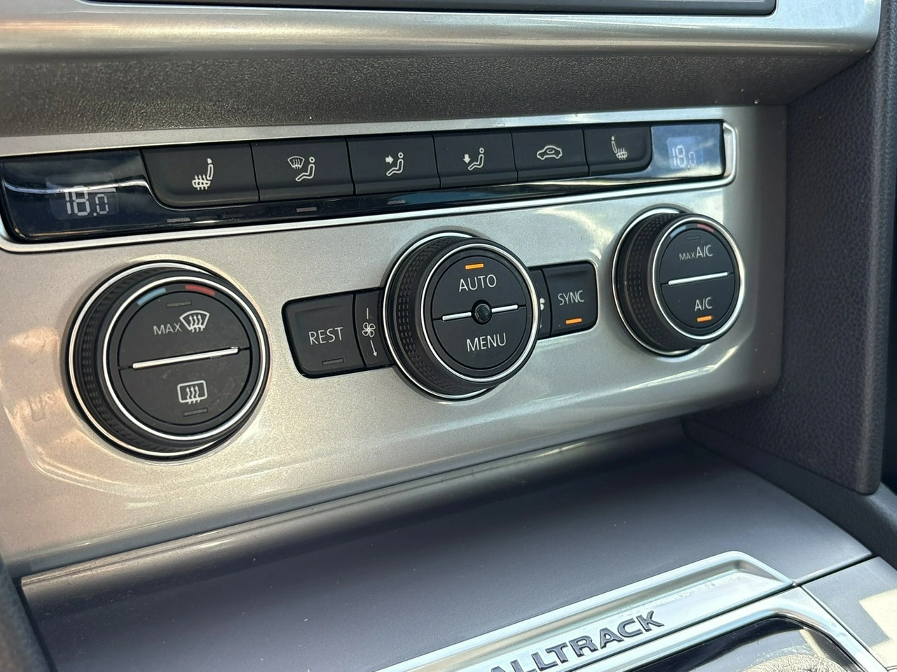 Volkswagen Passat Alltrack - Zdjęcie 29