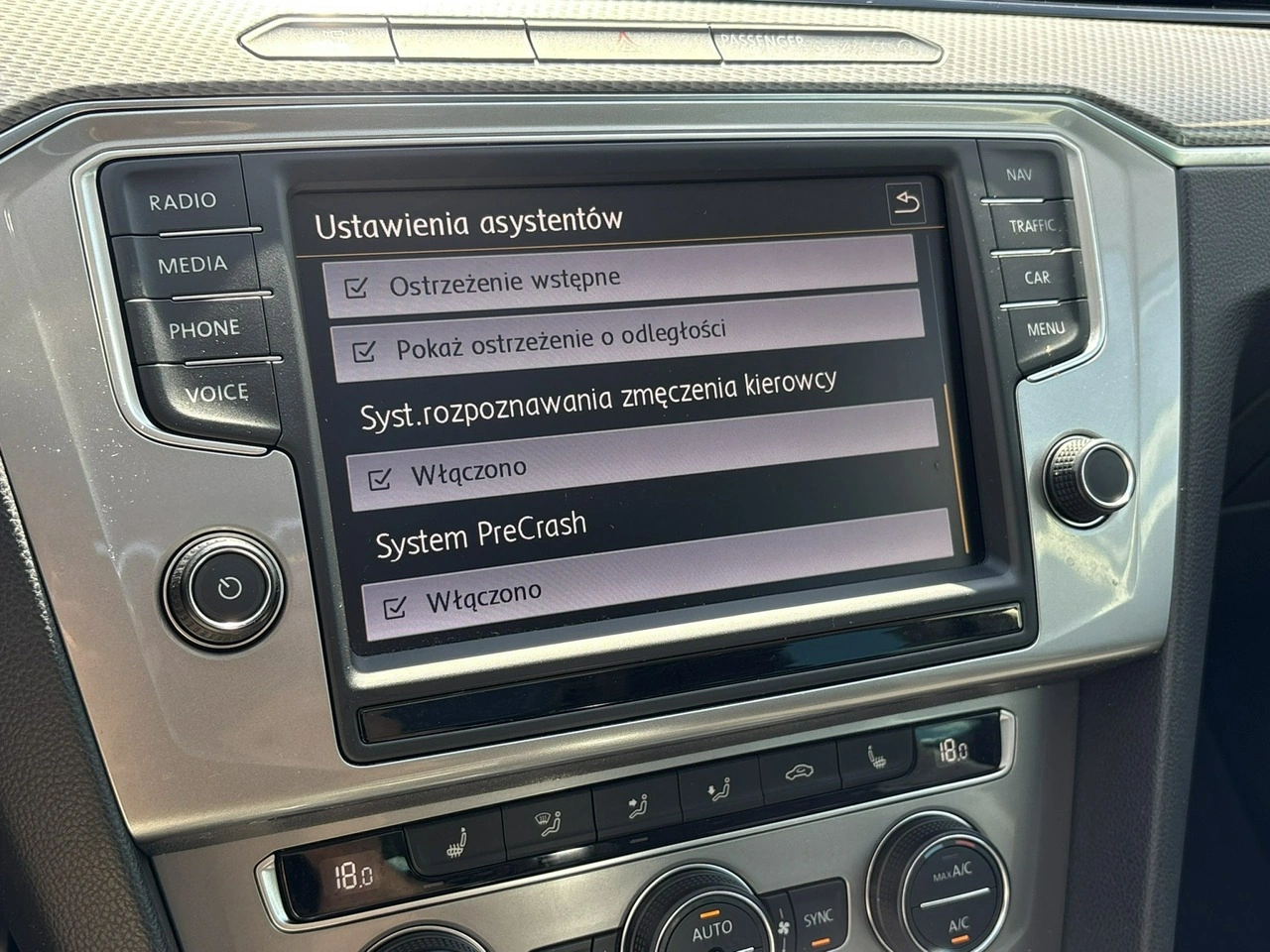 Volkswagen Passat Alltrack - Zdjęcie 32