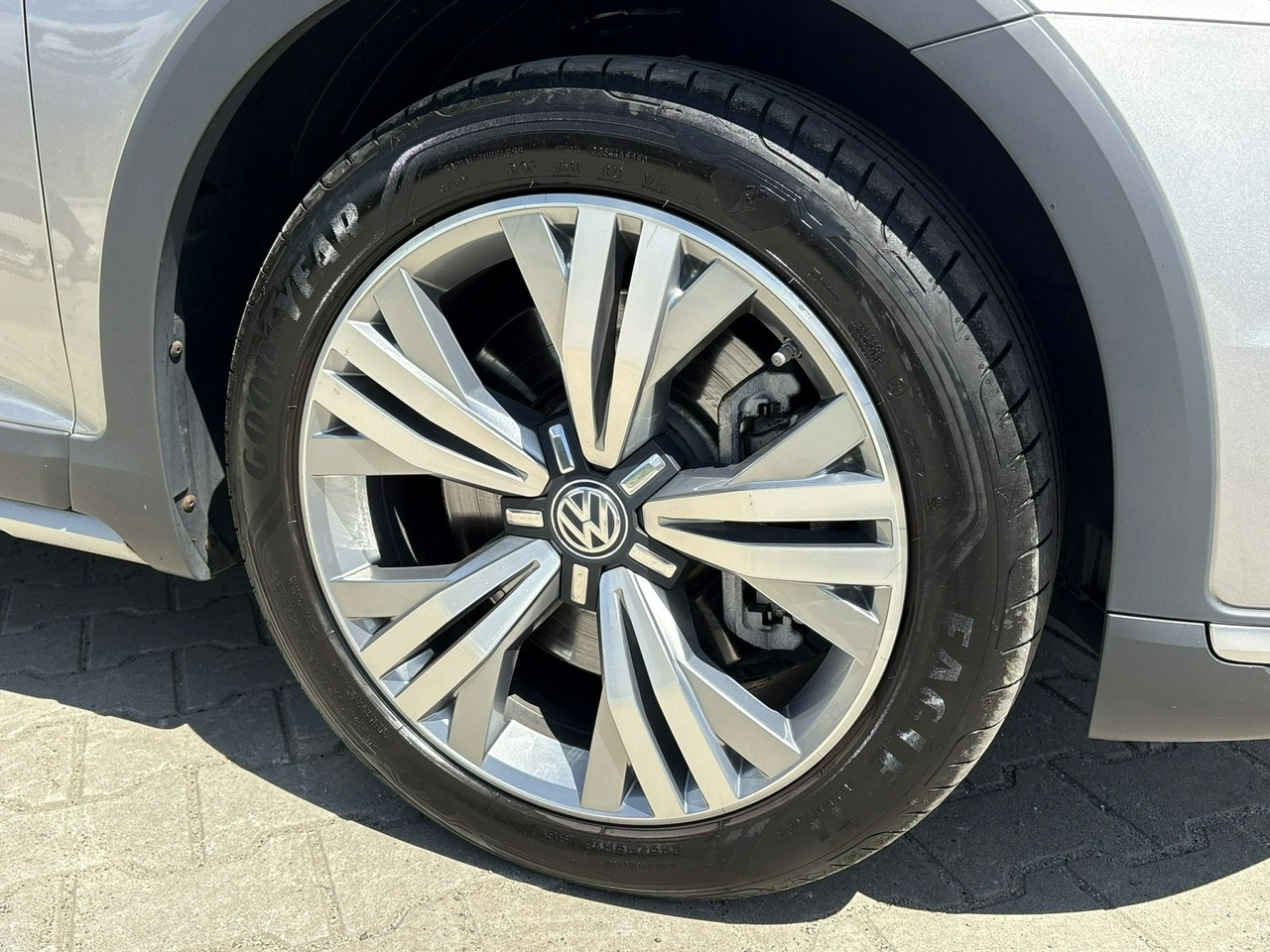 Volkswagen Passat Alltrack - Zdjęcie 35
