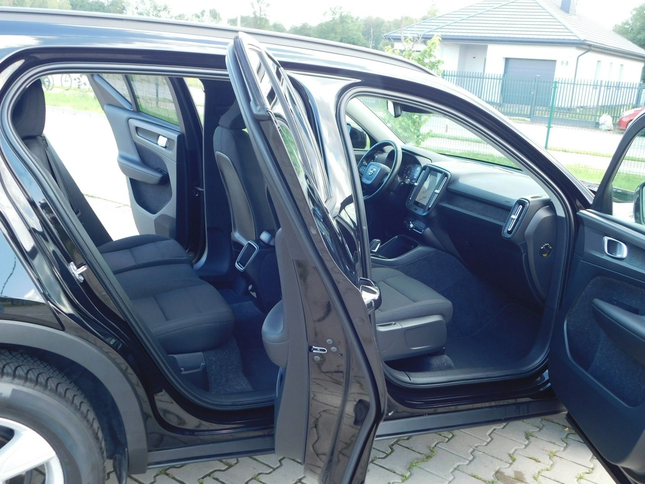Volvo XC 40 - Zdjęcie 9