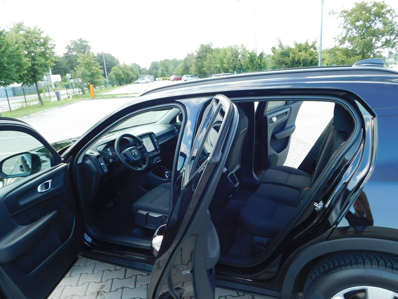Volvo XC 40 - Zdjęcie 11