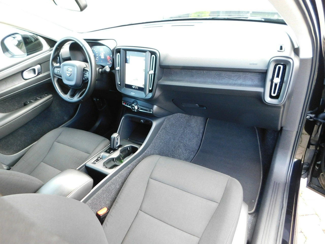Volvo XC 40 - Zdjęcie 7