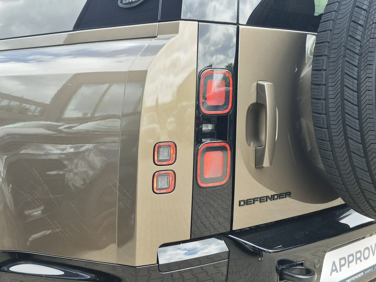 Land Rover Defender - Zdjęcie 14