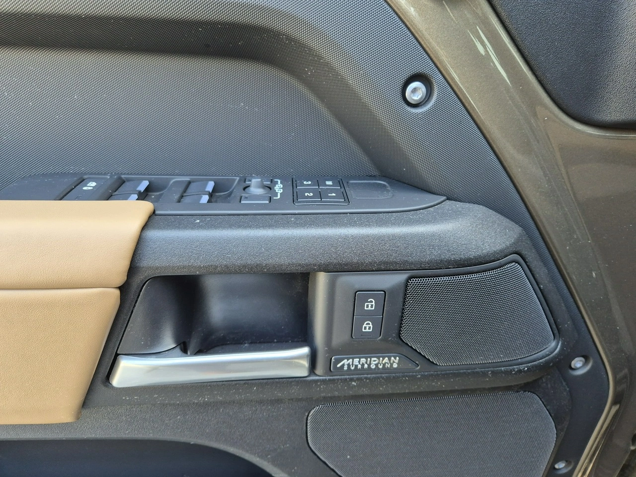 Land Rover Defender - Zdjęcie 22