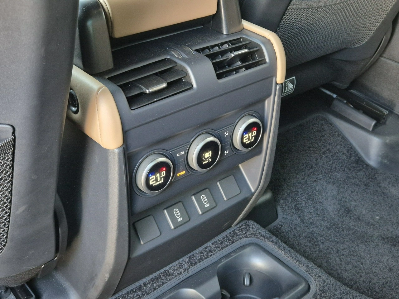 Land Rover Defender - Zdjęcie 27