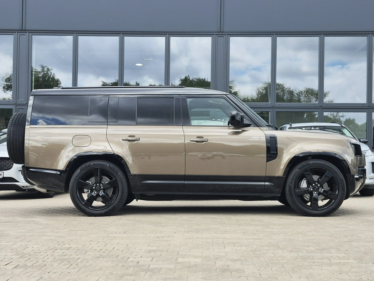 Land Rover Defender - Zdjęcie 4