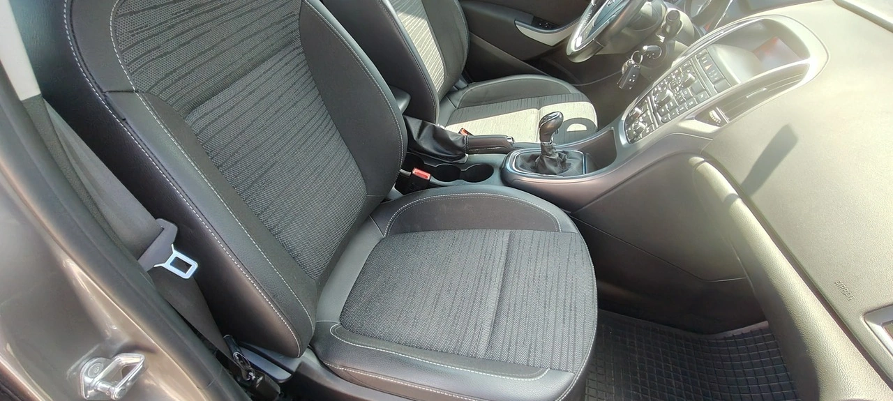 Opel Astra - Zdjęcie 11