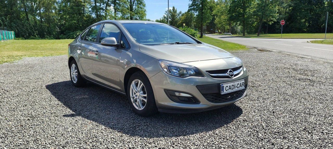 Opel Astra - Zdjęcie 2