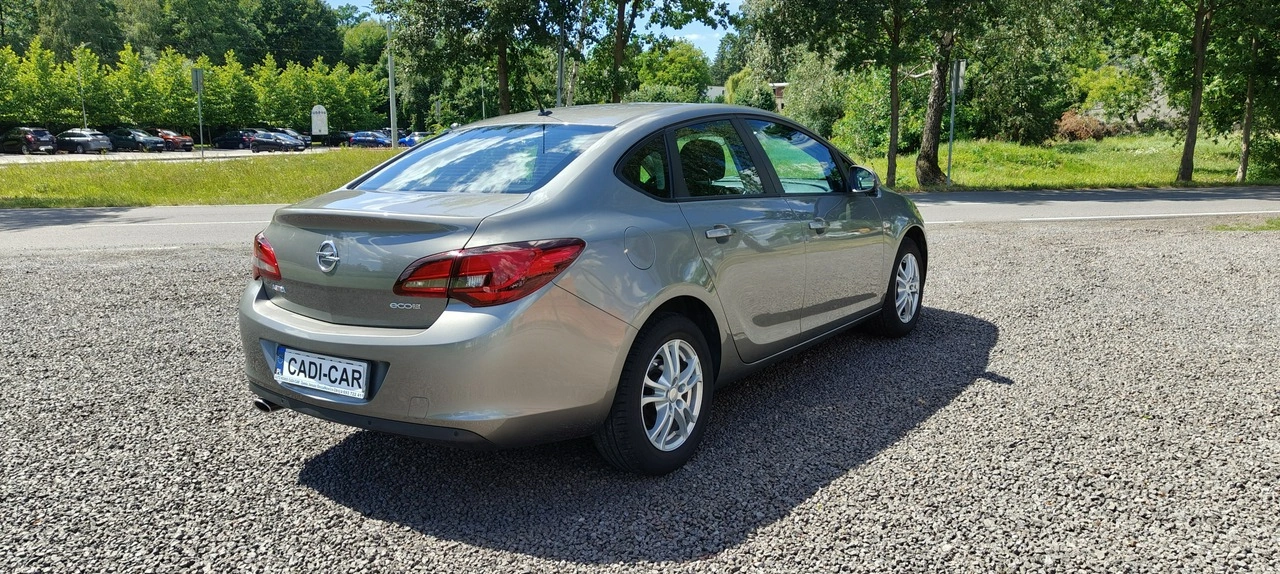 Opel Astra - Zdjęcie 3