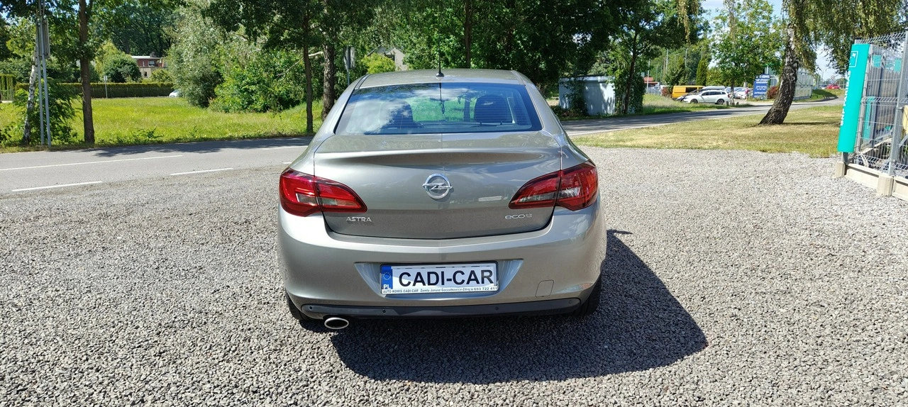 Opel Astra - Zdjęcie 4