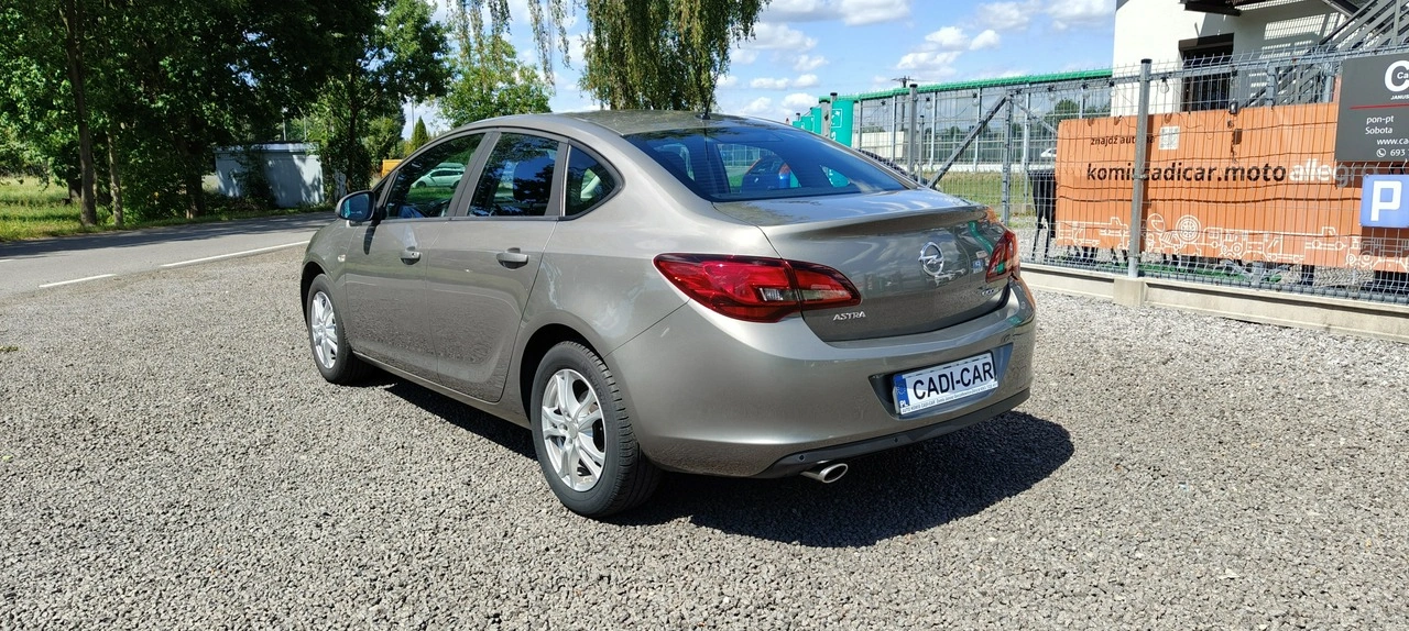Opel Astra - Zdjęcie 5