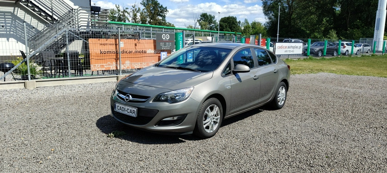 Opel Astra - Główne zdjęcie