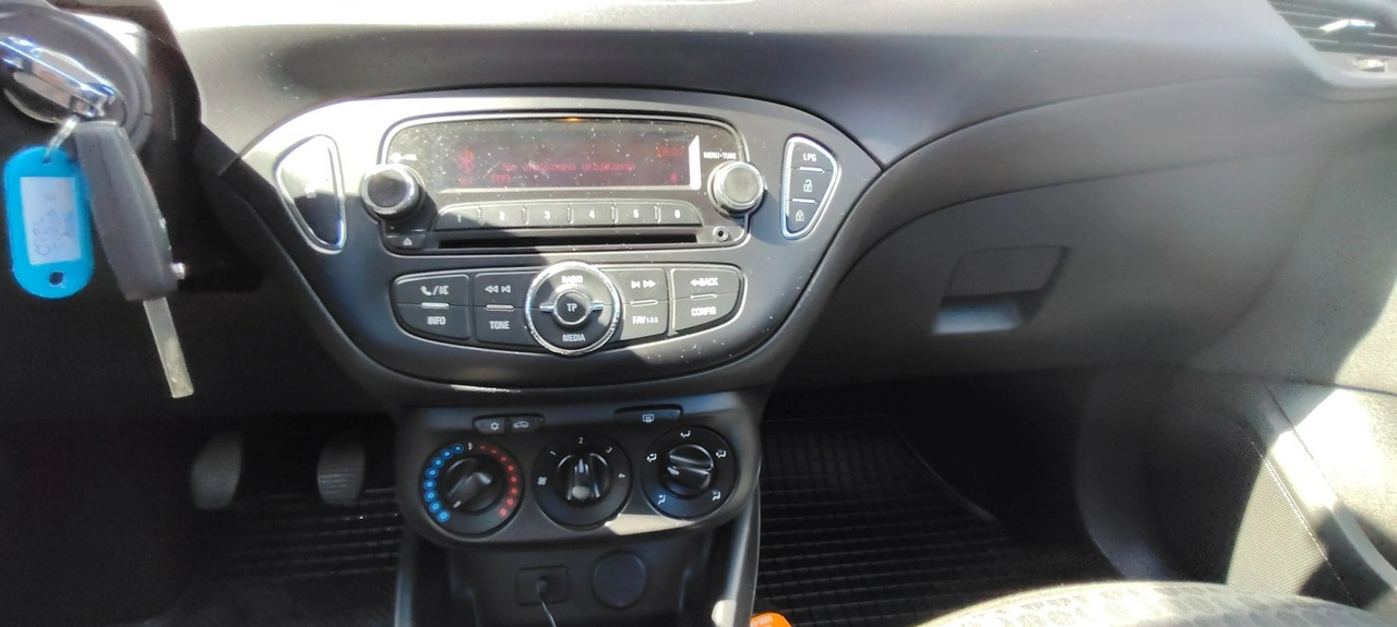 Opel Corsa - Zdjęcie 9