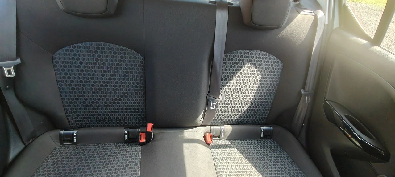 Opel Corsa - Zdjęcie 13