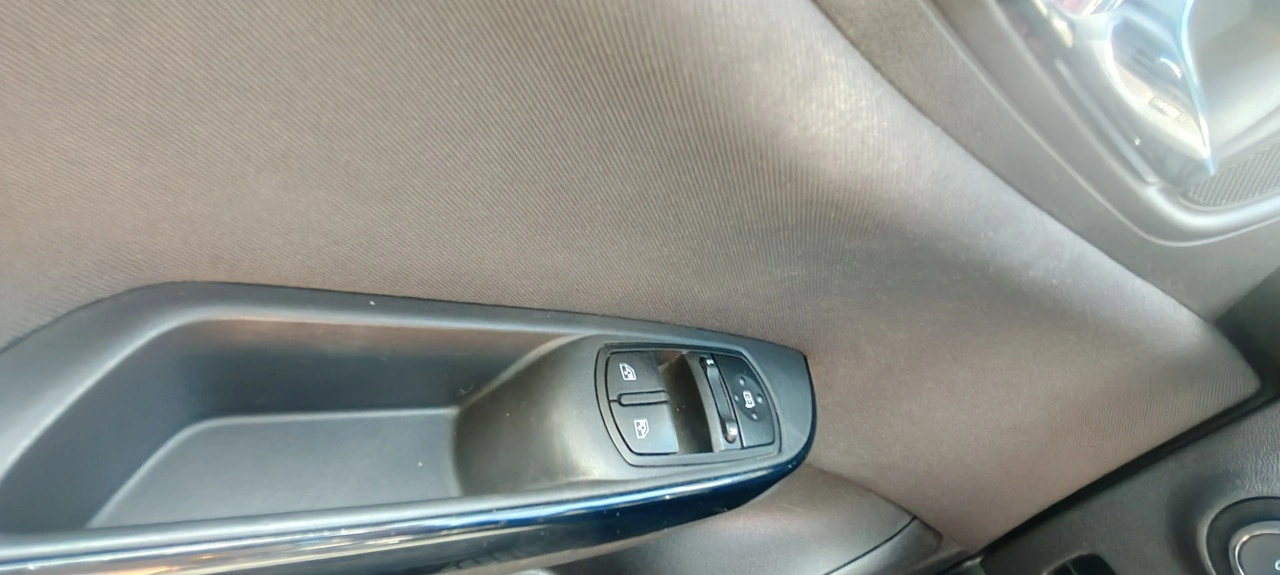 Opel Corsa - Zdjęcie 14