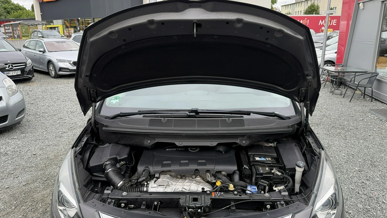 Opel Zafira - Zdjęcie 19