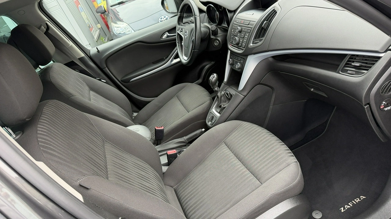 Opel Zafira - Zdjęcie 21