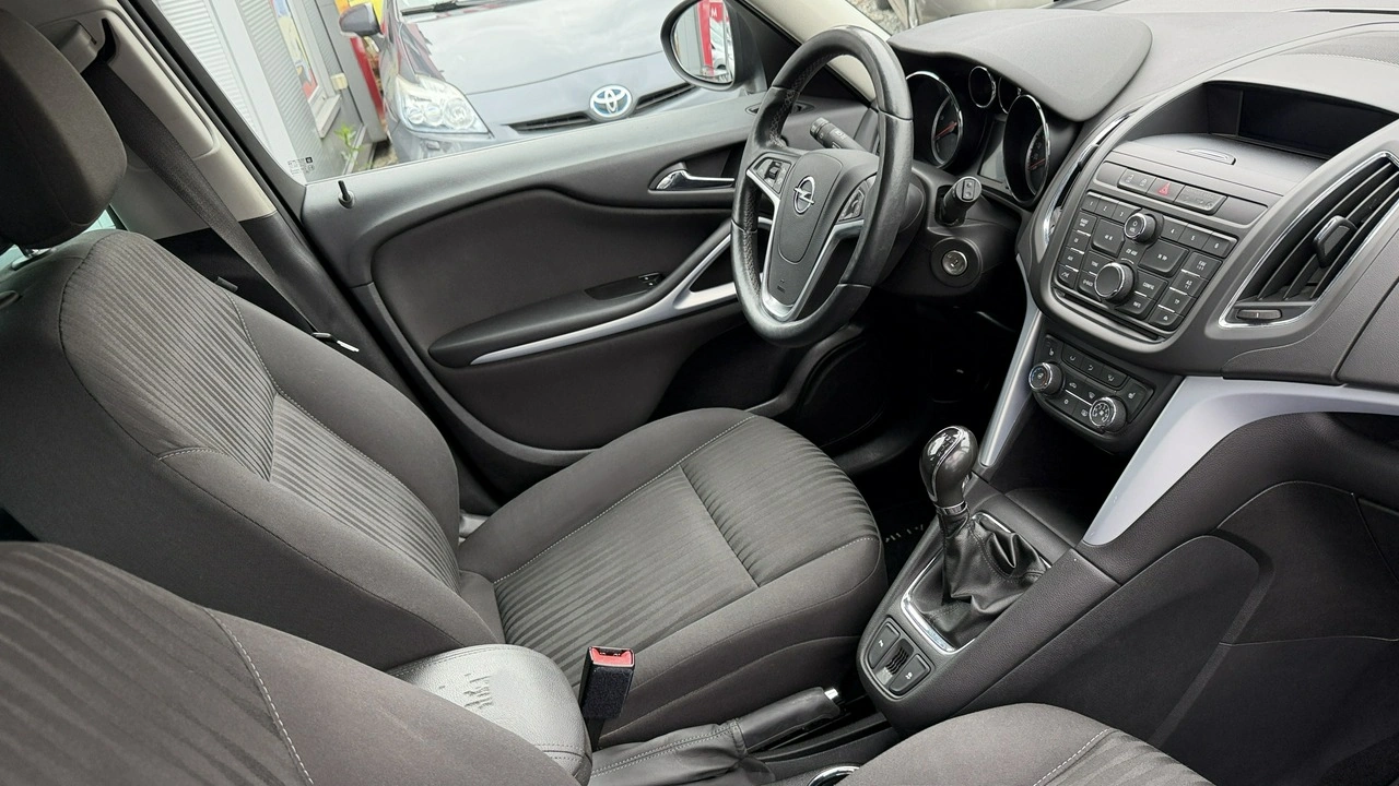 Opel Zafira - Zdjęcie 22