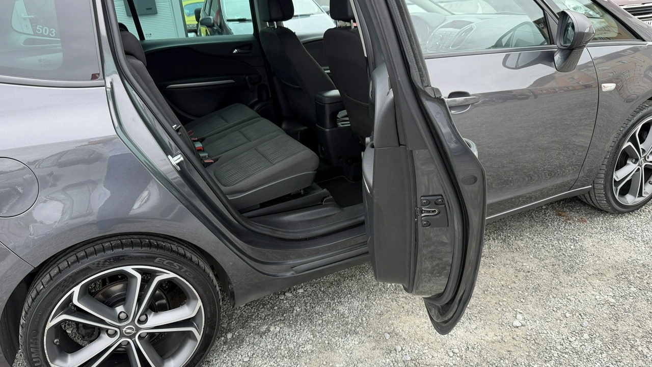 Opel Zafira - Zdjęcie 23