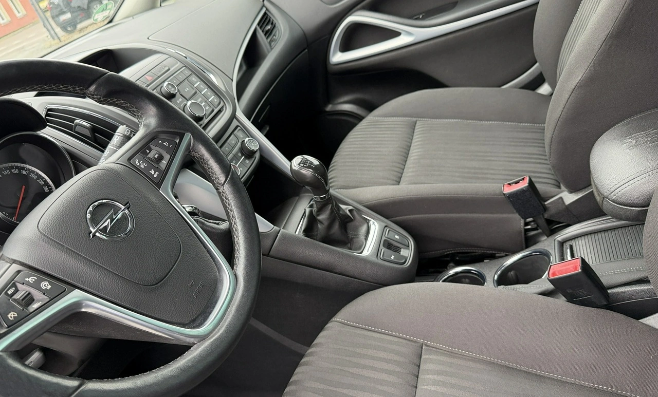 Opel Zafira - Zdjęcie 29