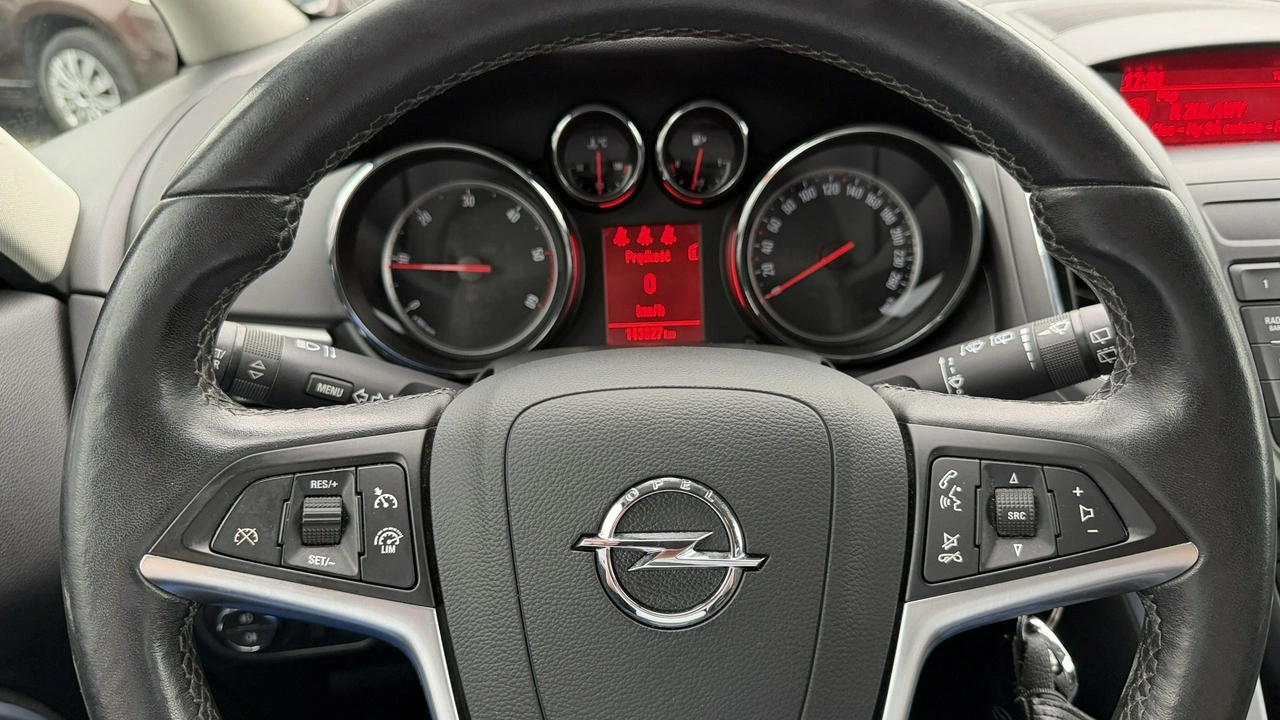 Opel Zafira - Zdjęcie 30