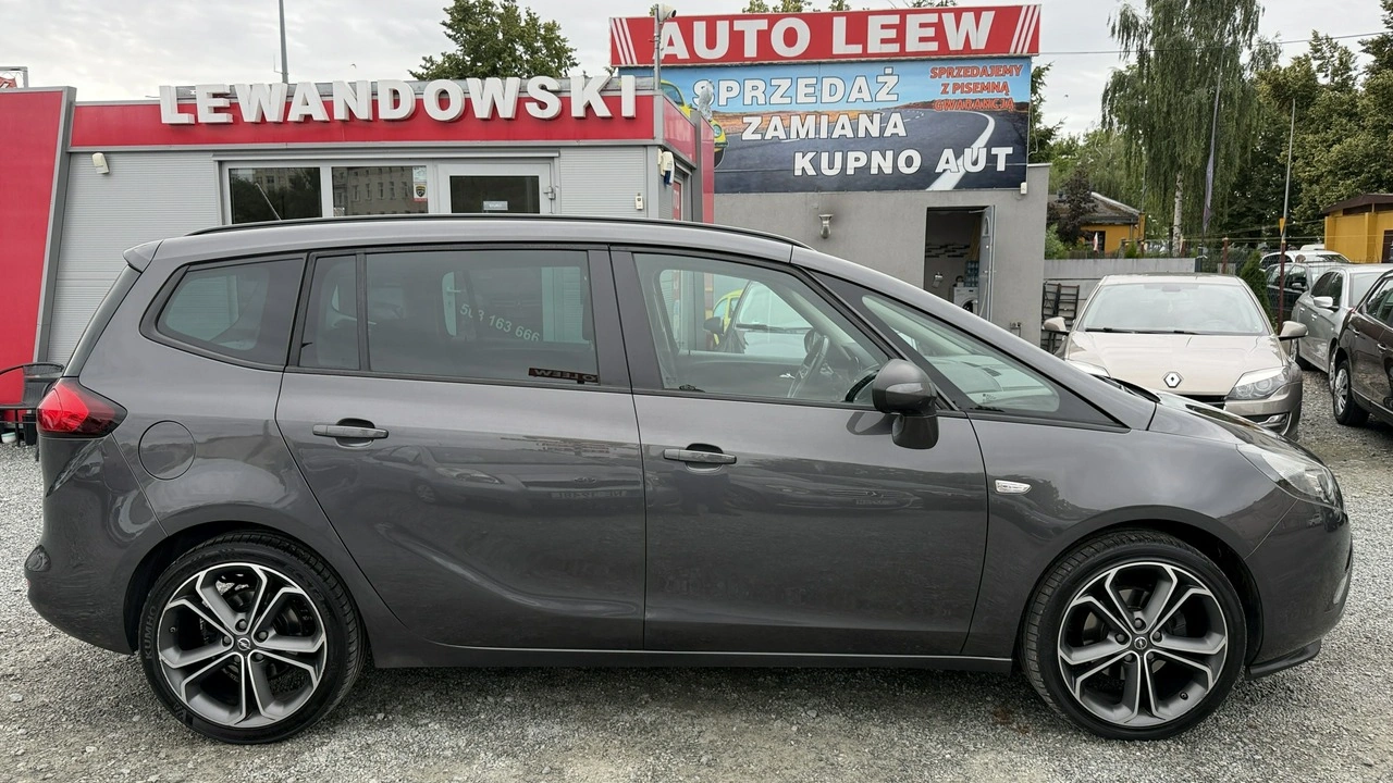 Opel Zafira - Zdjęcie 4