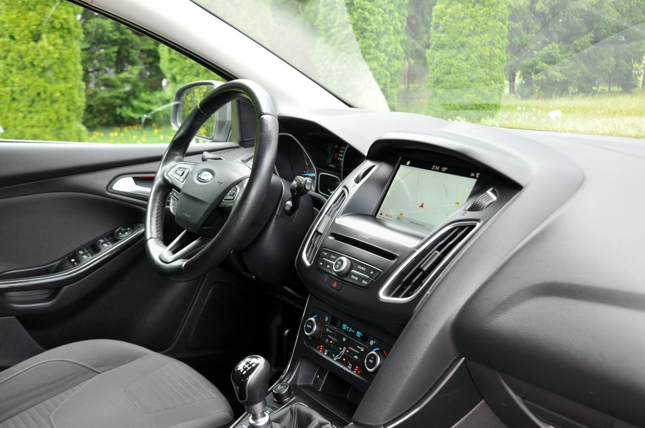 Ford Focus - Zdjęcie 17