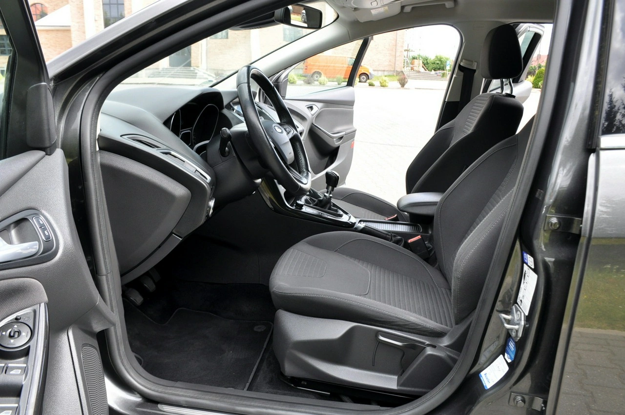 Ford Focus - Zdjęcie 20