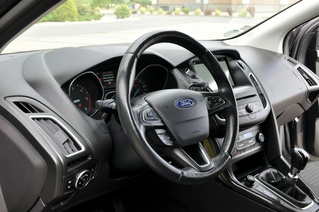 Ford Focus - Zdjęcie 21
