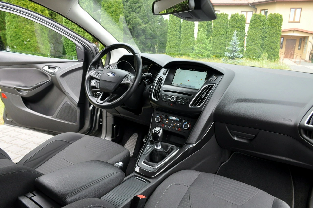 Ford Focus - Zdjęcie 23