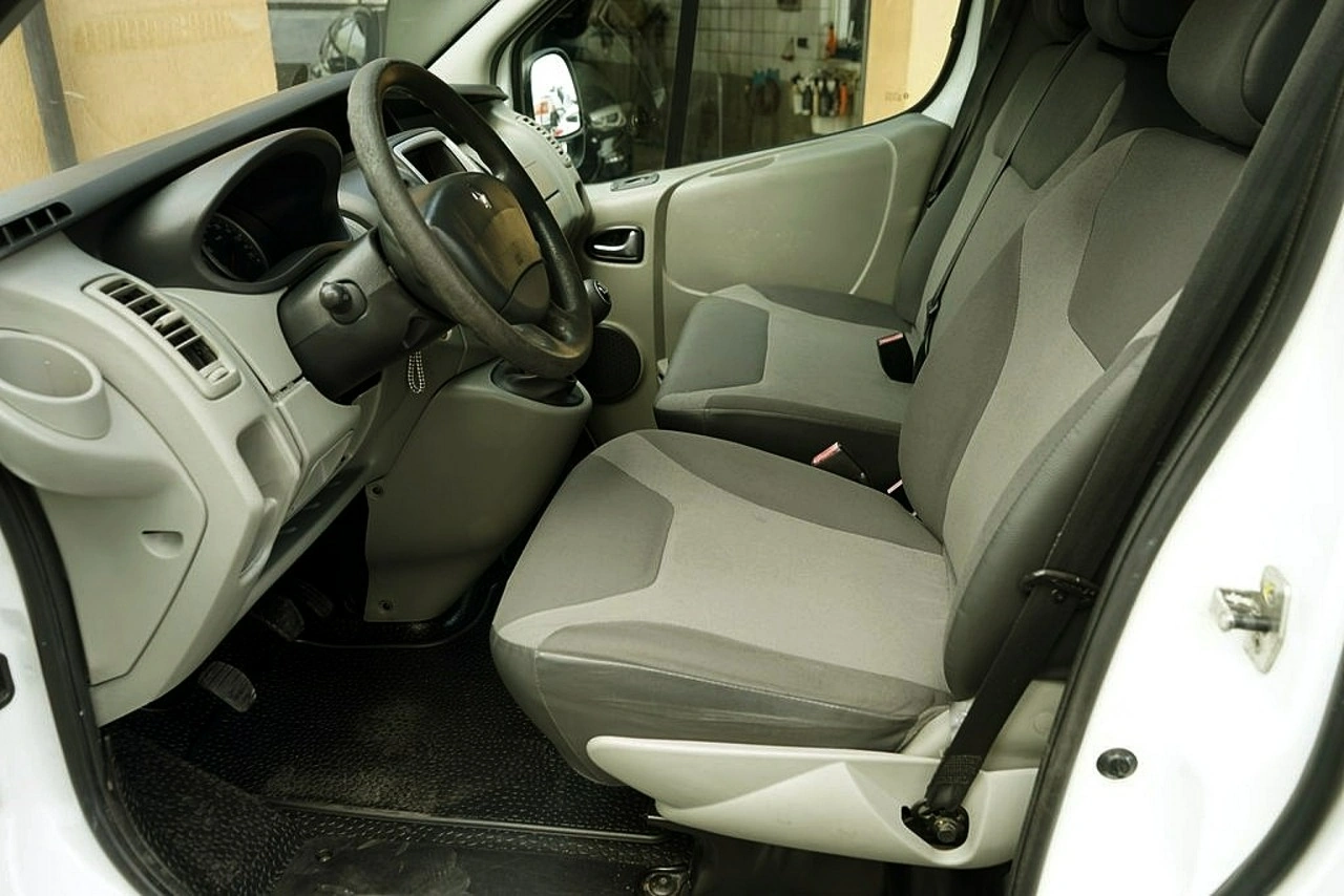 Renault Trafic - Zdjęcie 12