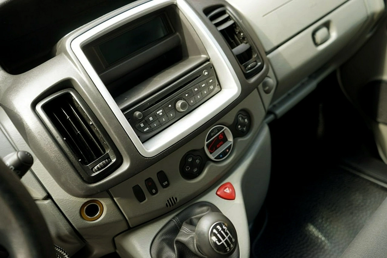 Renault Trafic - Zdjęcie 21