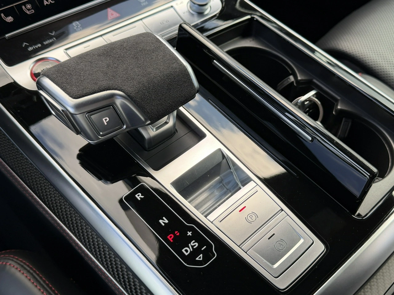 Audi RS Q8 - Zdjęcie 29