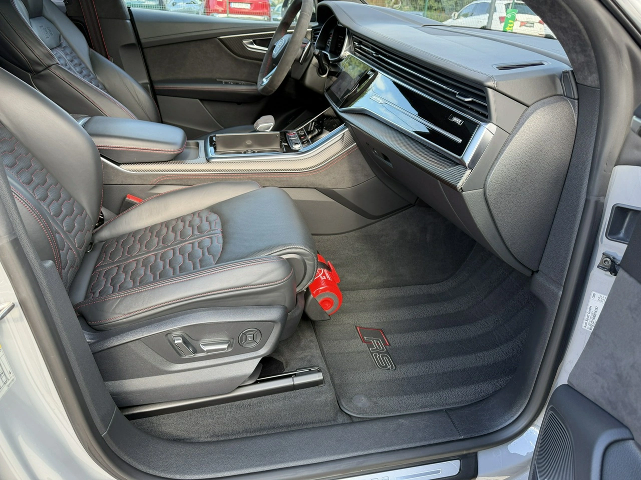 Audi RS Q8 - Zdjęcie 33