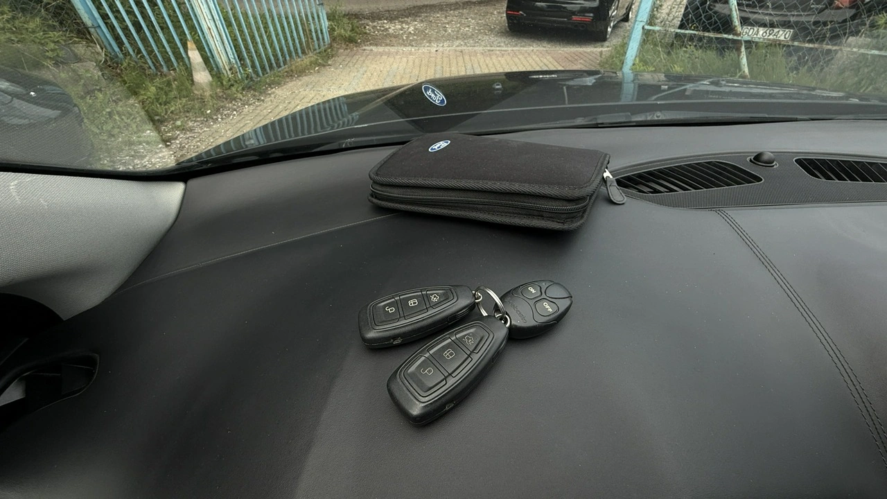 Ford Mondeo - Zdjęcie 21
