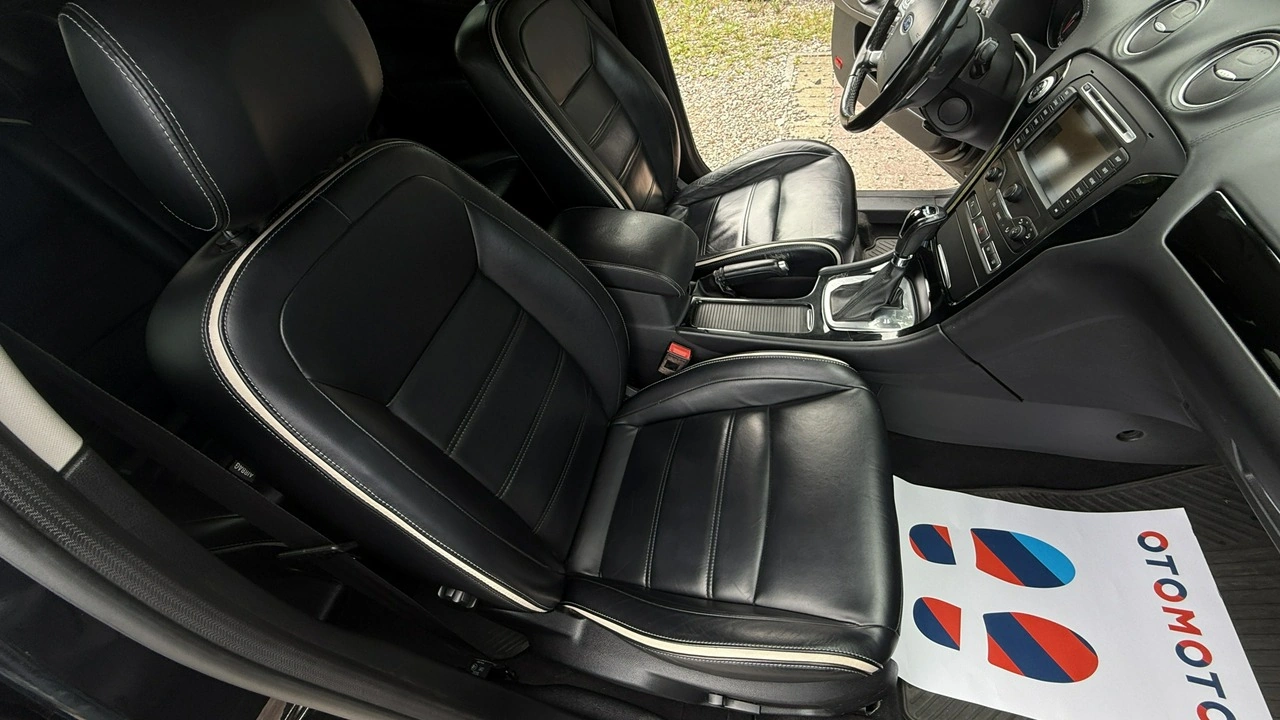 Ford Mondeo - Zdjęcie 33