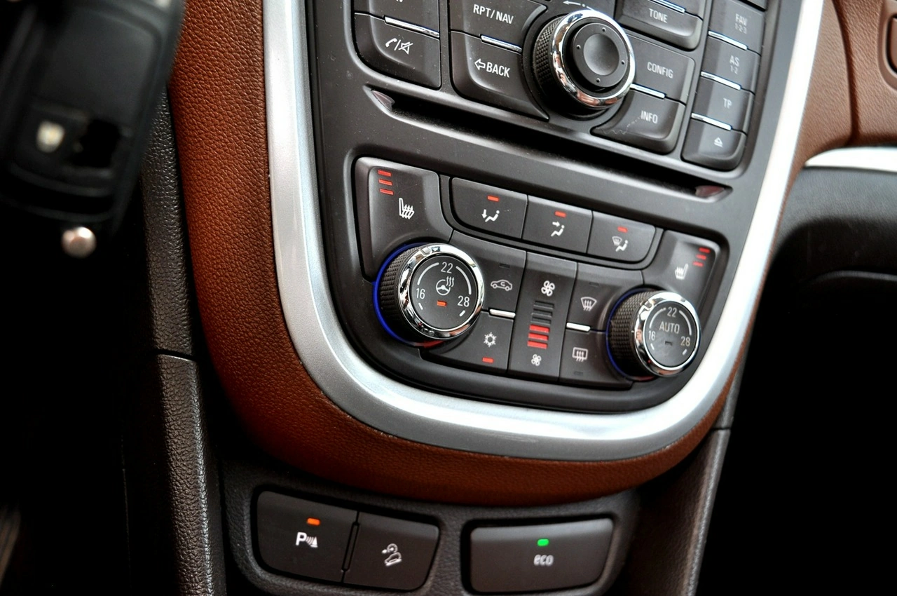 Opel Mokka - Zdjęcie 14
