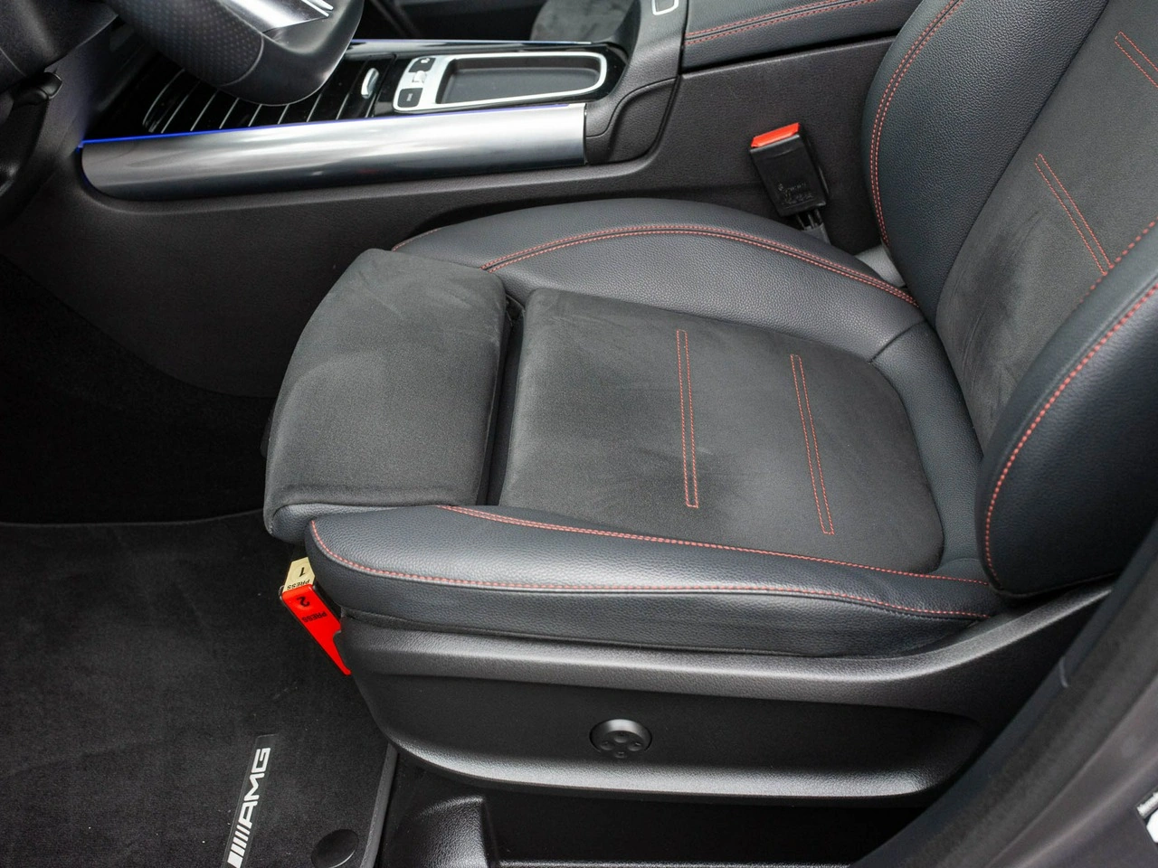 Mercedes GLA 200 - Zdjęcie 10