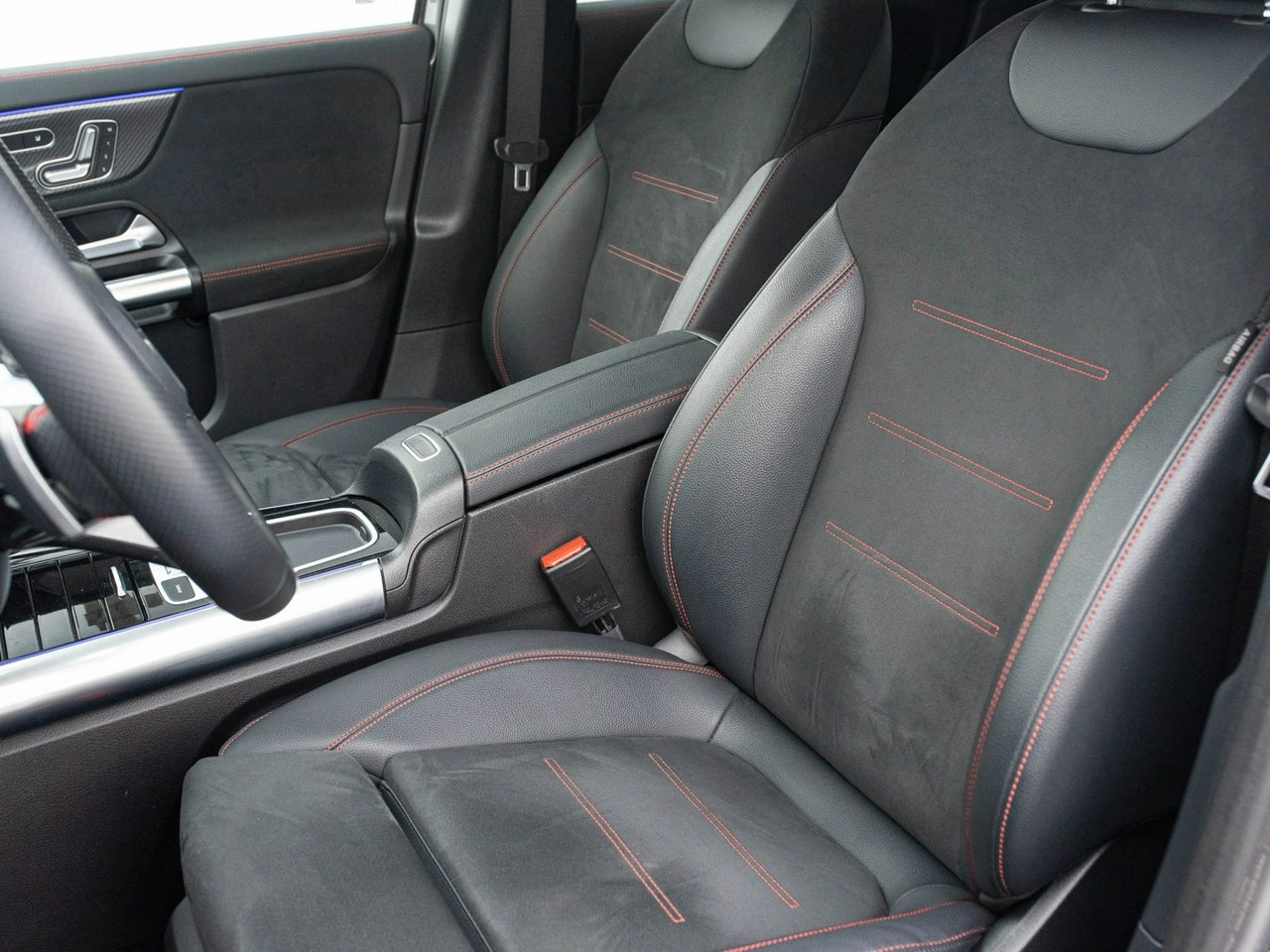 Mercedes GLA 200 - Zdjęcie 11