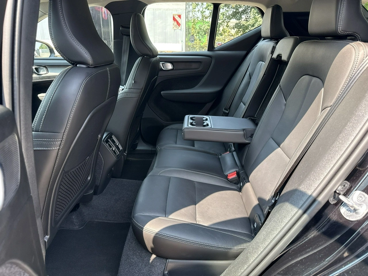 Volvo XC 40 - Zdjęcie 14