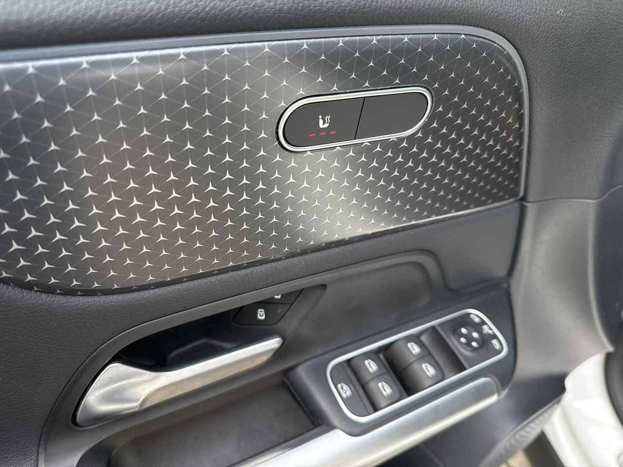 Mercedes EQA - Zdjęcie 11