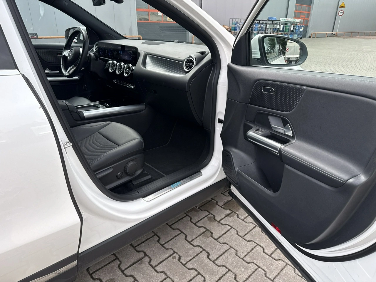 Mercedes EQA - Zdjęcie 19