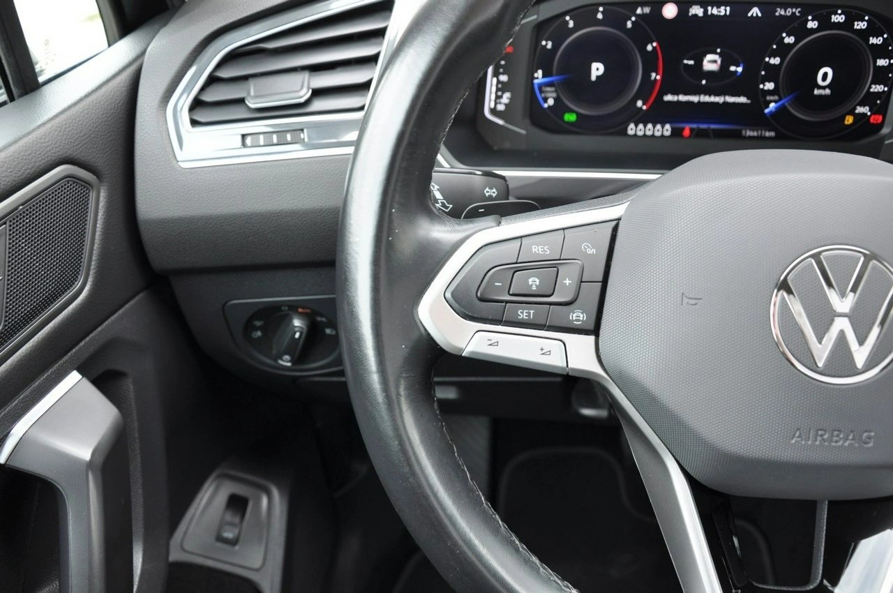 Volkswagen Tiguan Allspace - Zdjęcie 13