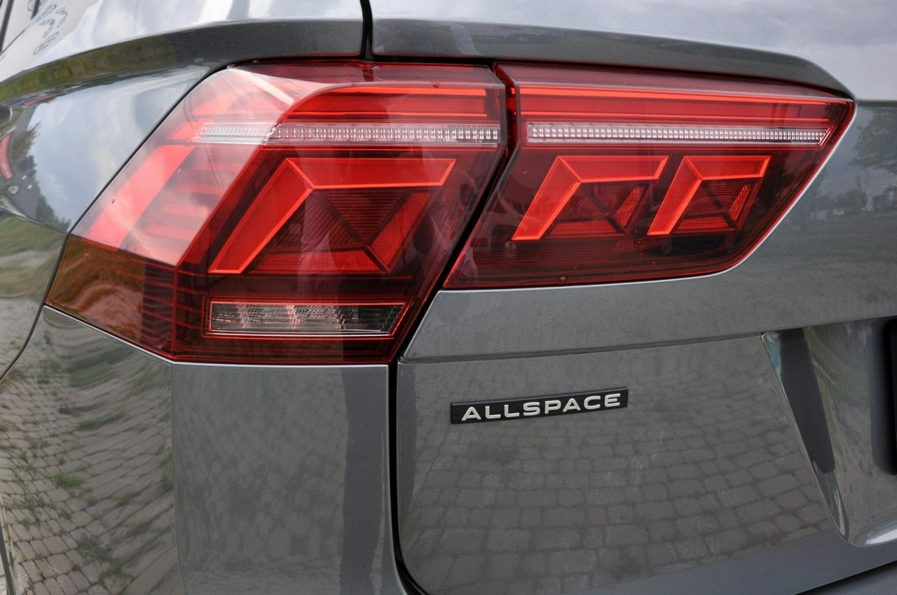 Volkswagen Tiguan Allspace - Zdjęcie 30