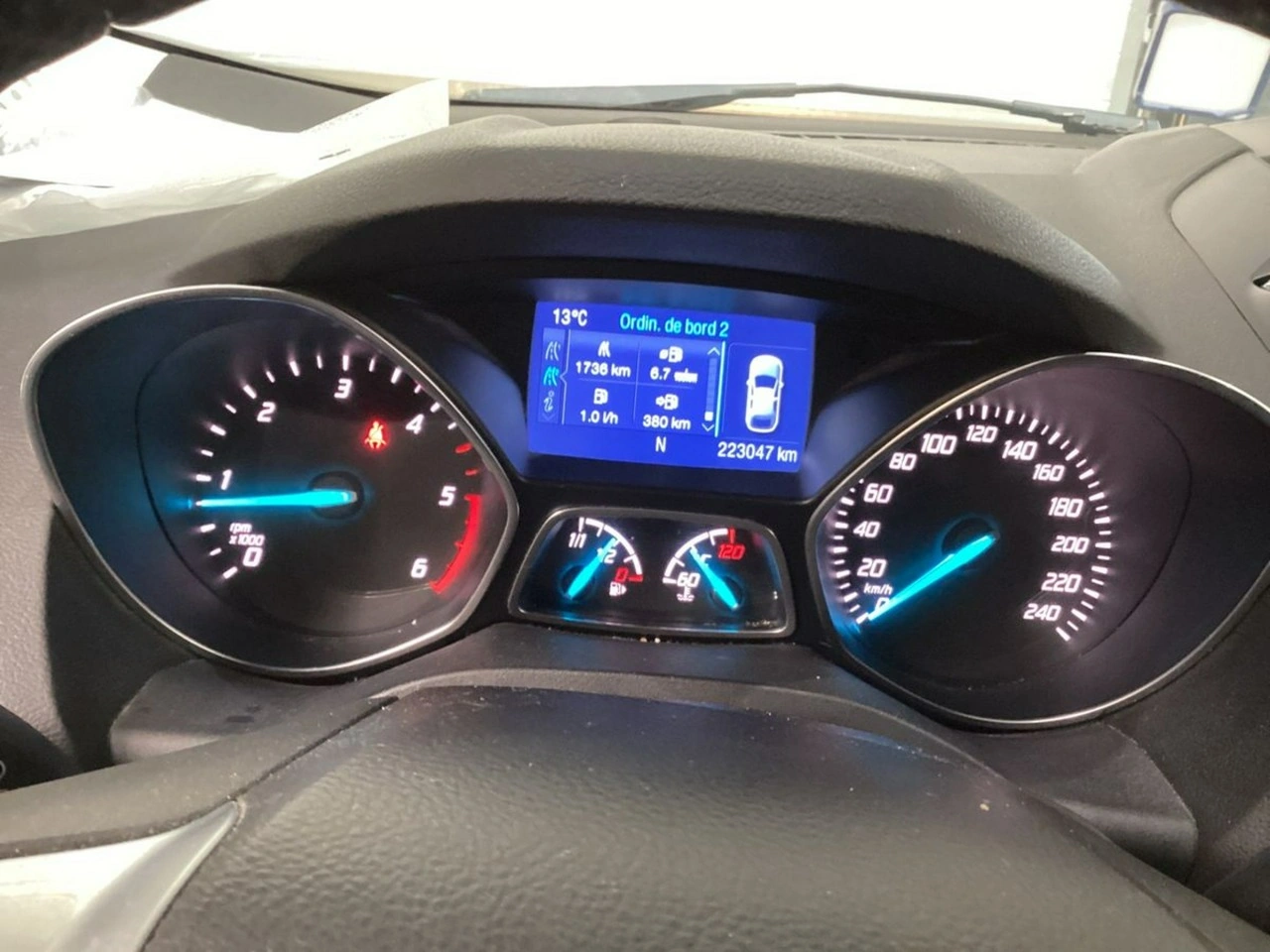 Ford Kuga - Zdjęcie 14