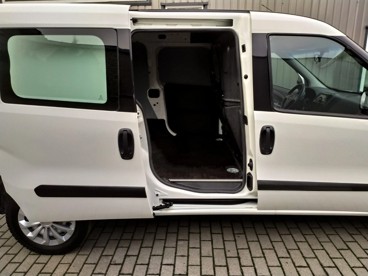 Opel Combo - Zdjęcie 20
